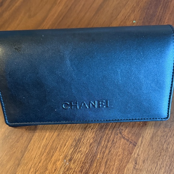 CHANEL - authentic -  Black Sunglasses with Gold Details - Picture 6 of 7